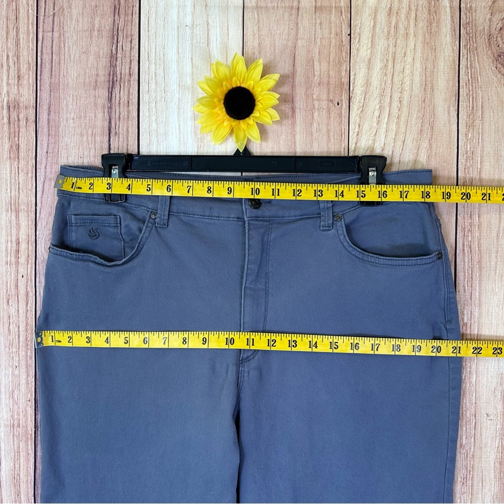 Gloria Vanderbilt Amanda Jeans Womens Size 18 Grey Denim Pants Straight plus - Picture 10 of 16